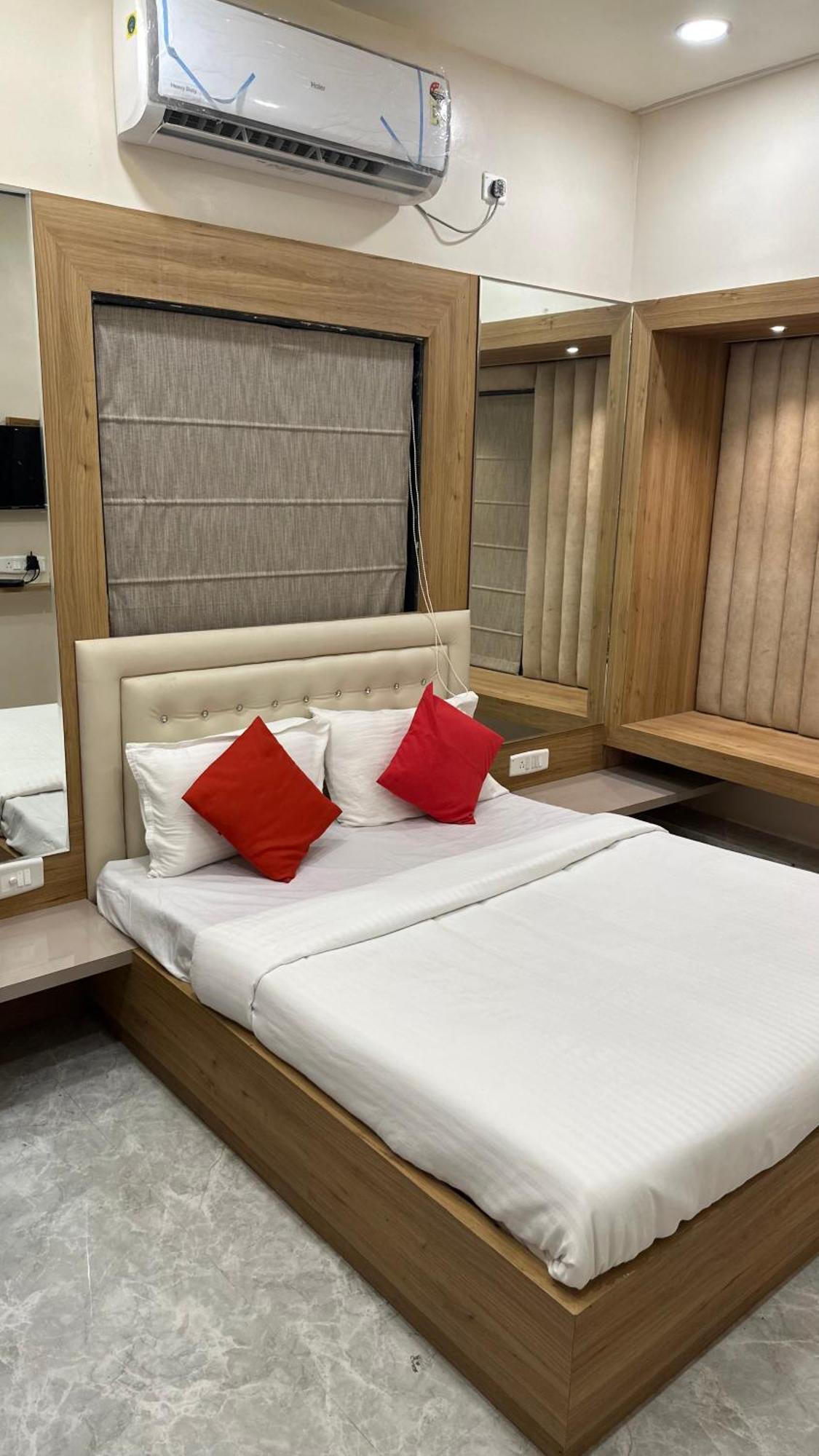 Soho House By Jayshrea Hotel Chandrapur Bagian luar foto