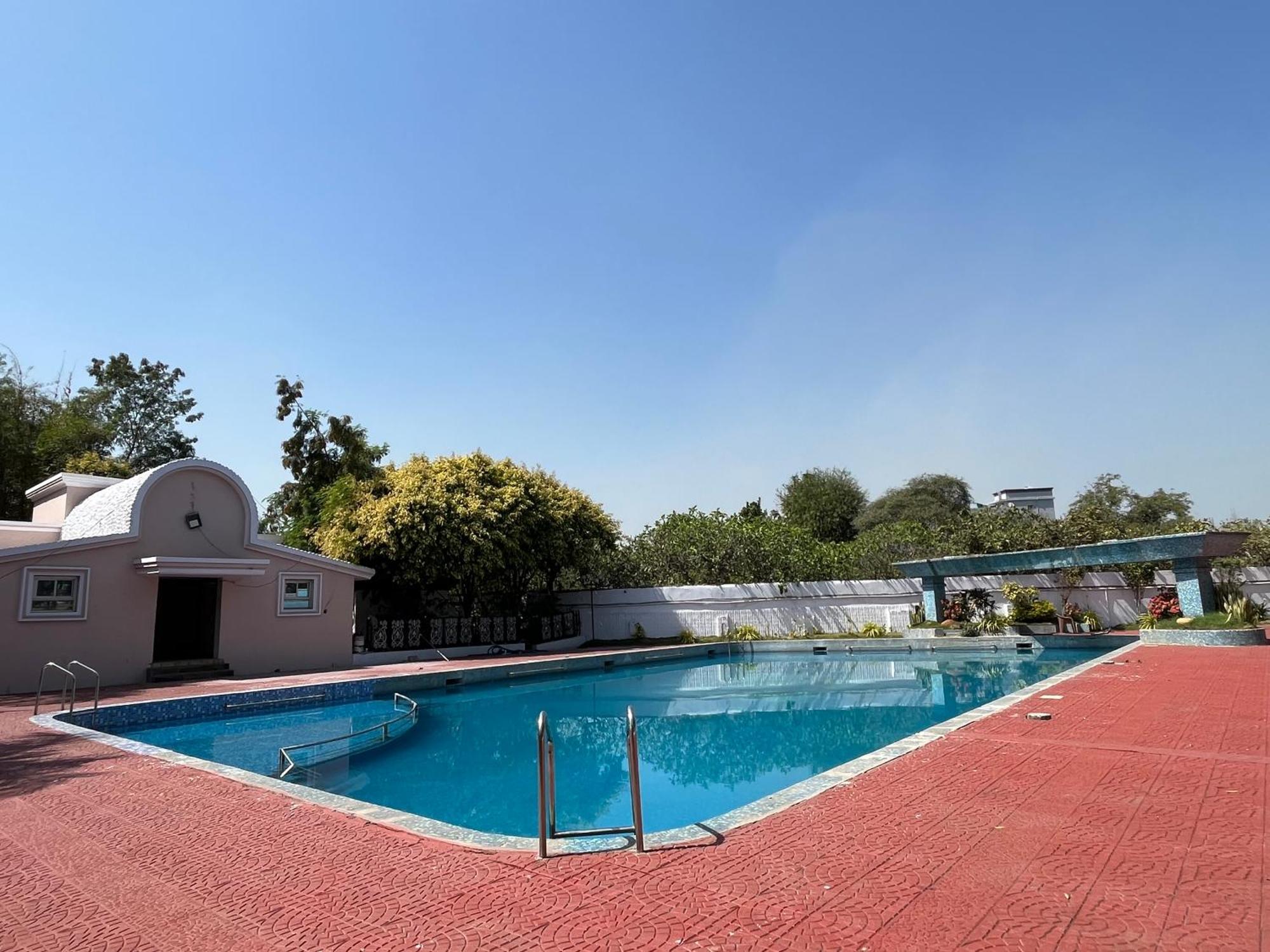 Soho House By Jayshrea Hotel Chandrapur Bagian luar foto