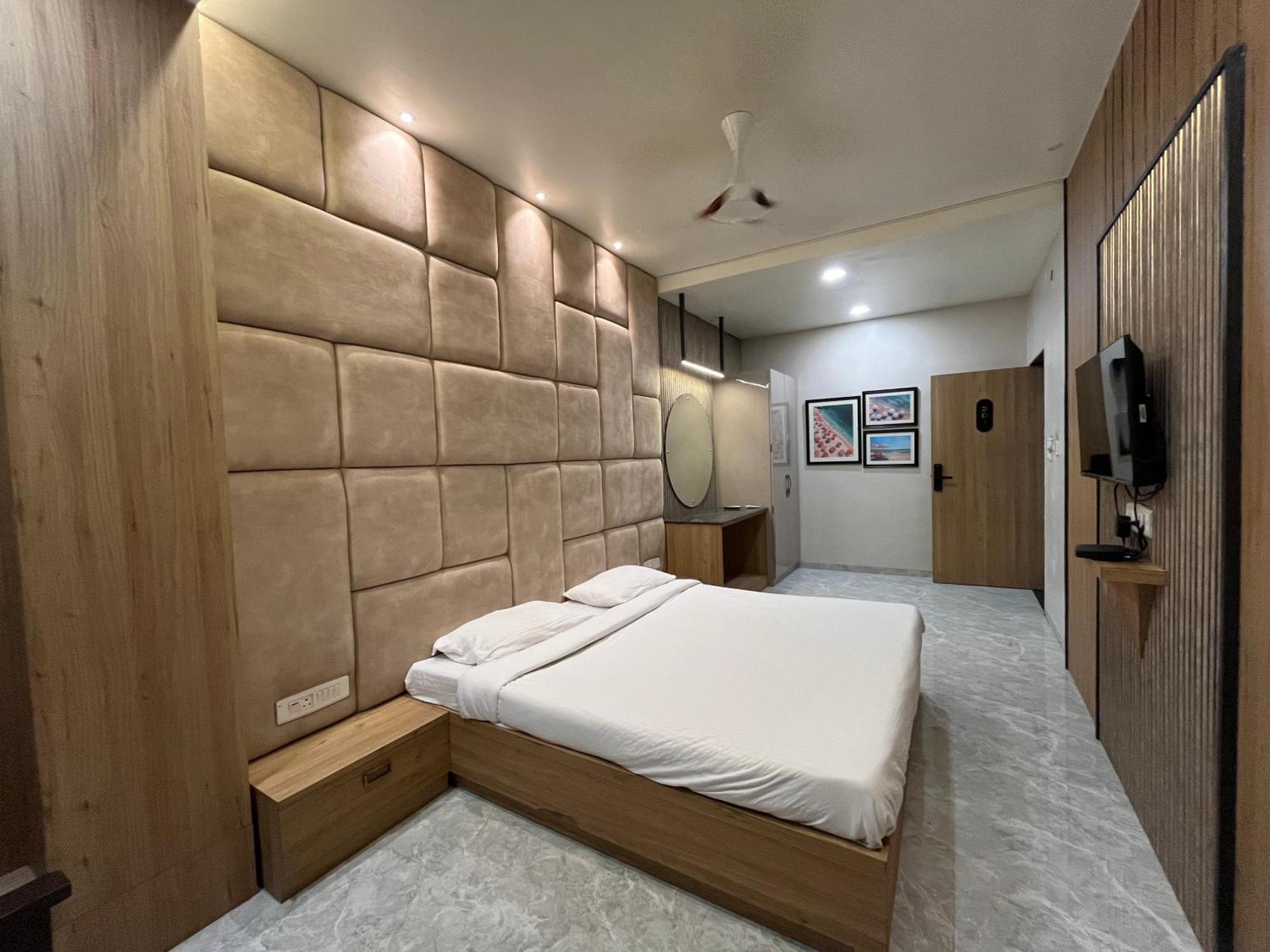 Soho House By Jayshrea Hotel Chandrapur Bagian luar foto